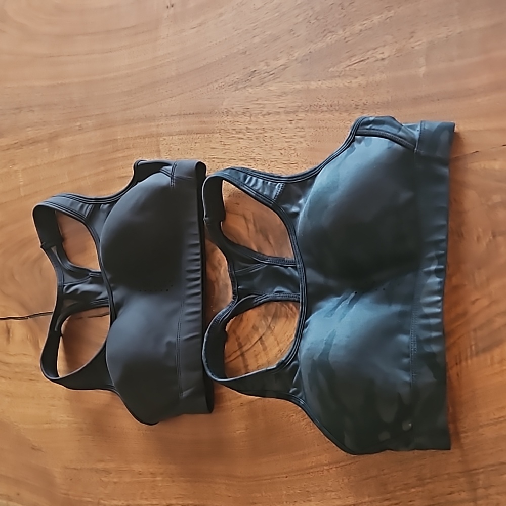2 Avia Sports bras size medium superb condition